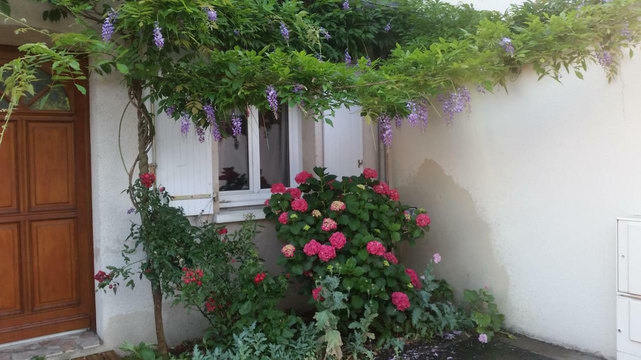 Landreau Apartment La Riche Екстериор снимка